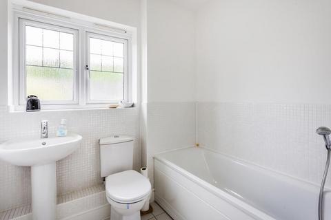 25 Nower Close West, Dorking, RH4 3DB
