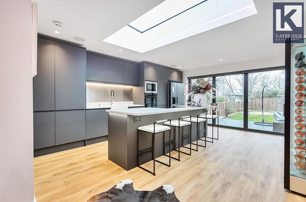 Sparrow Farm Road, Epsom
