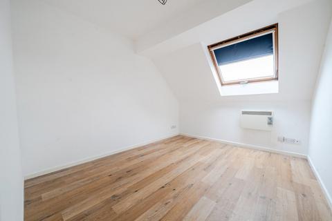 1 bedroom flat for sale, Atlantic Close, Hampshire SO14