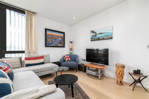 2 bedroom apartment for sale, 10 Plaza Gardens, London SW15