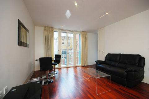 Studio to rent, Bishops Square, Spitalfields, London, E1