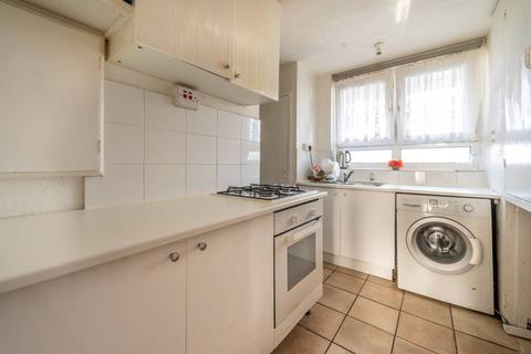 2 bedroom flat for sale, Lonsdale Close, East Ham, London, E6