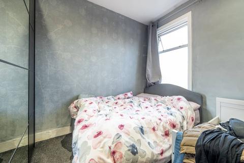 1 bedroom flat for sale, Plashet Grove, Plashet, London, E6