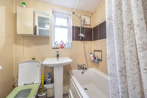 1 bedroom flat for sale, Plashet Grove, Plashet, London, E6