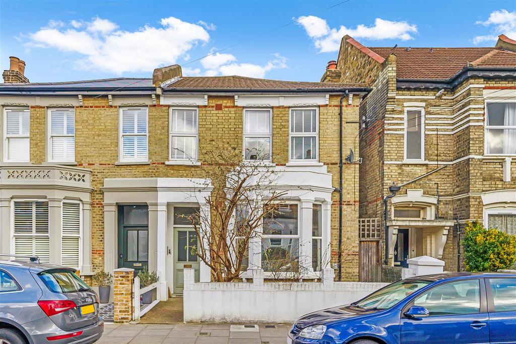 Sw17 Robinson Road, Tooting SW17 2 bed flat - £475,000