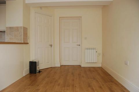 2 bedroom apartment for sale, Franklynn Road, Haywards Heath, West Sussex, RH16 4DF