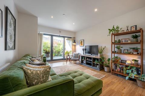 2 bedroom flat for sale, Old Carpenters Yard,  London, SE4