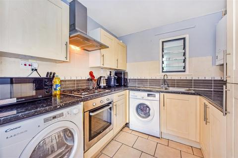 2 bedroom terraced house for sale, Caernarvon Road, Chichester