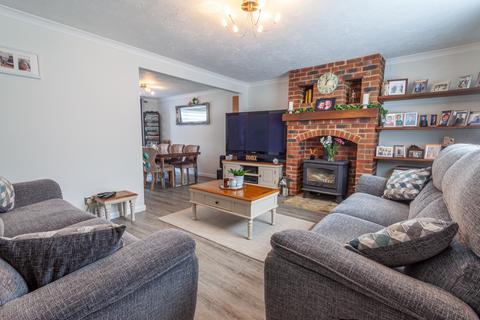 3 bedroom detached house for sale, Cedar Road, Rendlesham, IP12 2UN