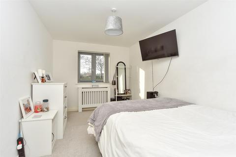 19 Baird Way, Minster On Sea, Sheerness, ME12 3UG