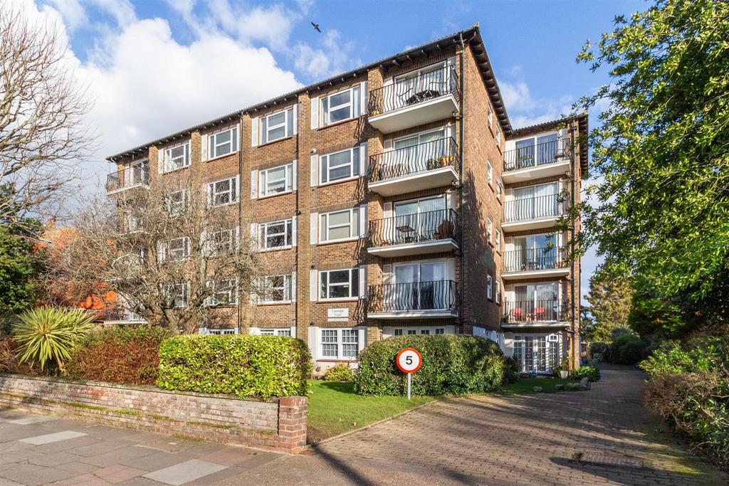 5 Camargue Court-021.jpg