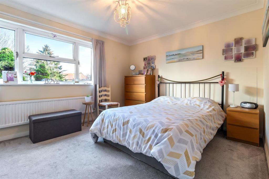 5 Camargue Court-006.jpg