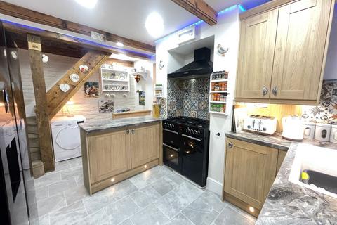 2 Downing Square, Penistone, Sheffield, S36 6AY