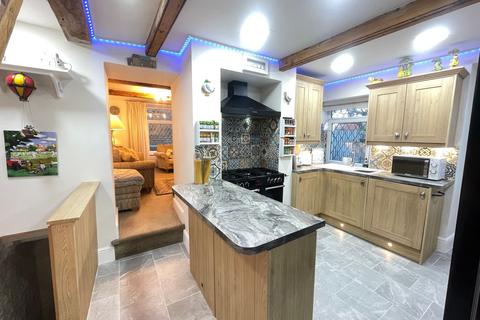 2 Downing Square, Penistone, Sheffield, S36 6AY