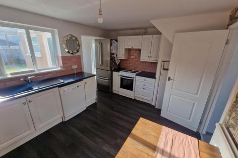 3 bedroom semi-detached house to rent, St Pauls Avenue, Penarth