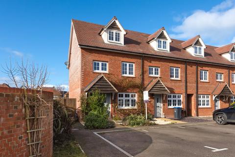 4 bedroom end of terrace house for sale, Bancord Avenue, Herne Bay, CT6