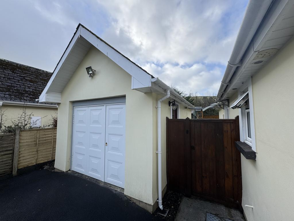 Garage/workshop