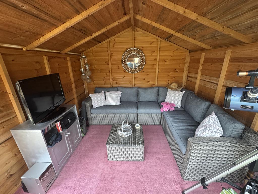 Summerhouse internal