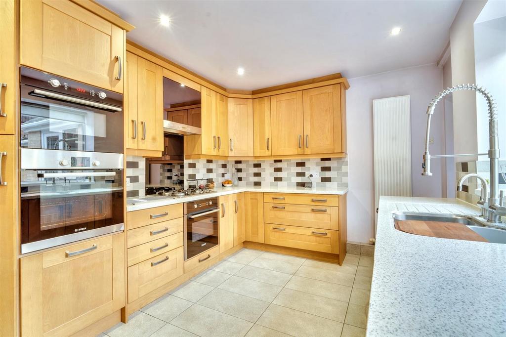 Kitchen 4.jpeg