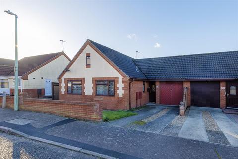 2 bedroom semi-detached bungalow for sale, Meadowvale Close, Beccles NR34