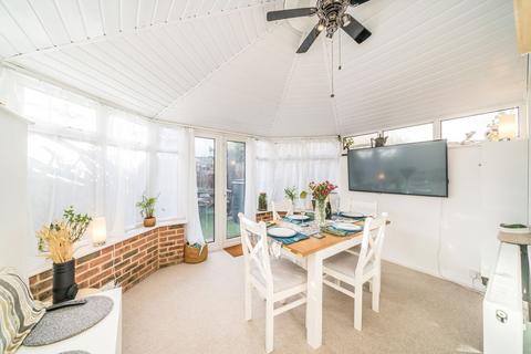 108 Cedar Terrace, Richmond, TW9 2BY