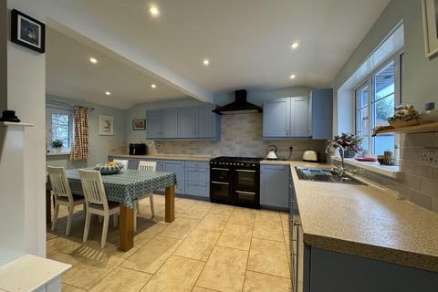 4 bedroom detached house for sale, South Town, Kenton, EX6