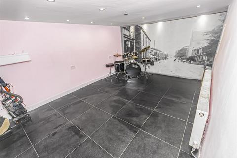 2 Falcon Avenue, Darwen, BB3 1QX