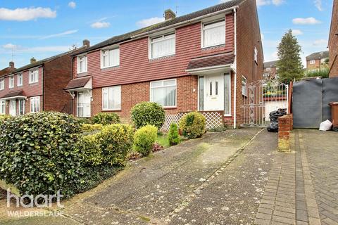 3 bedroom semi-detached house for sale, Holland Road, Chatham