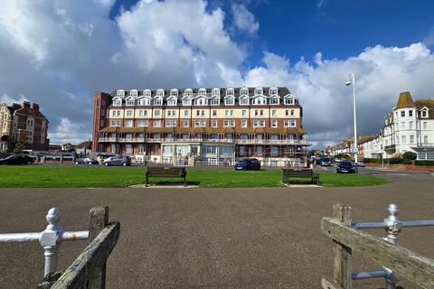 1 bedroom retirement property for sale, De La Warr Parade, Bexhill on Sea, TN40