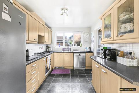 4 bedroom detached house for sale, Ivy Walk, Hatfield