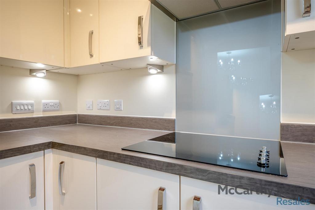 8635004-interior31.jpg