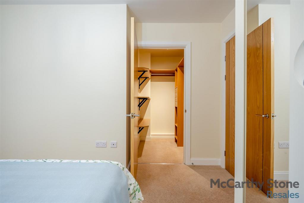 8635004-interior25.jpg