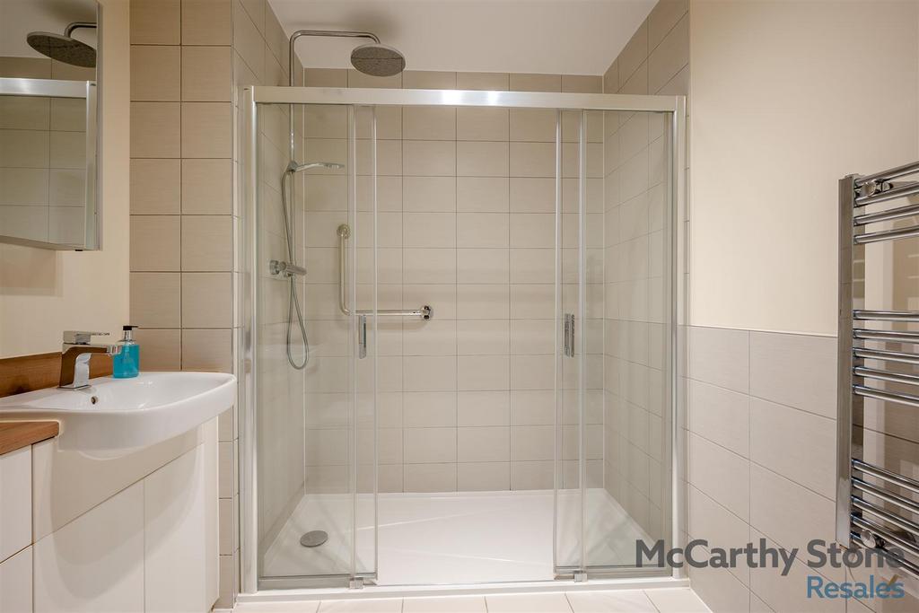 8635004-interior21.jpg