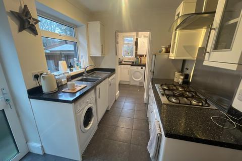 3 bedroom detached house for sale, Malvern Avenue, Stapenhill, Burton-on-Trent, DE15