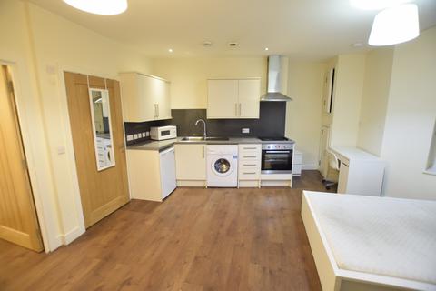 Studio to rent, St Peter's Road, Bournemouth,