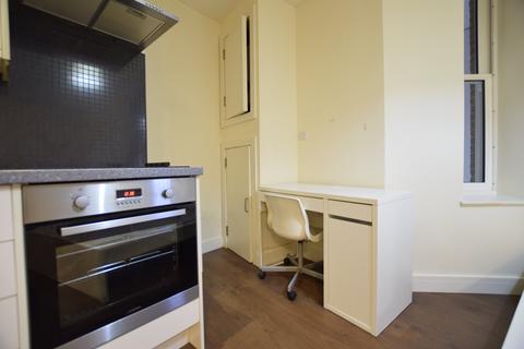 Studio to rent, St Peter's Road, Bournemouth,