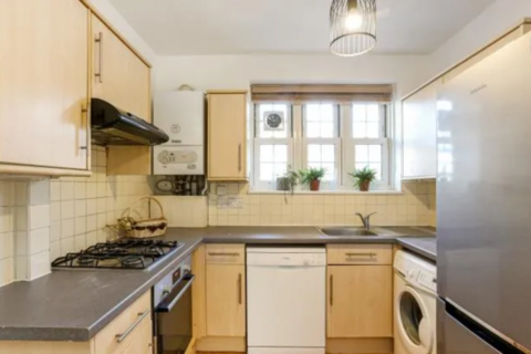 3 bedroom flat for sale, Filey House, Usk Road, London, SW11