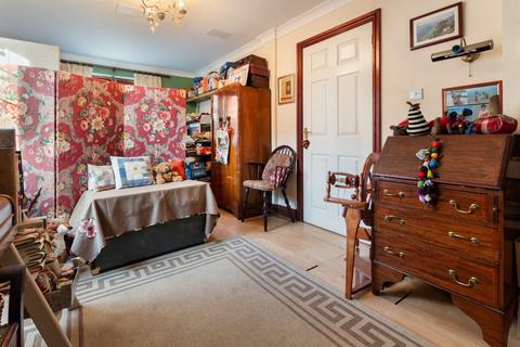 8 The Grove, Barrow-upon-humber, DN19 7SS