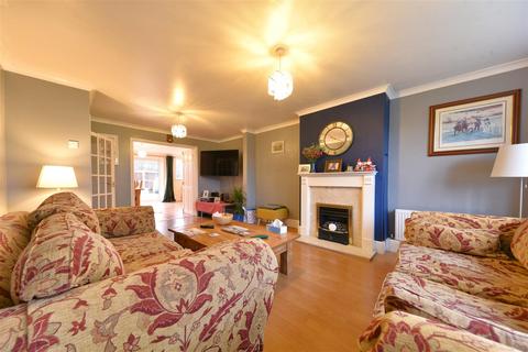 4 bedroom detached house for sale, Trent Close, Stevenage