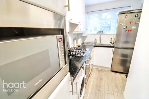 1 bedroom flat for sale, Marina Avenue, Rayleigh