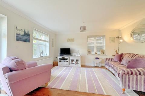 2 bedroom property for sale, Tolleshunt D'arcy Road, Tolleshunt Major, Maldon, CM9