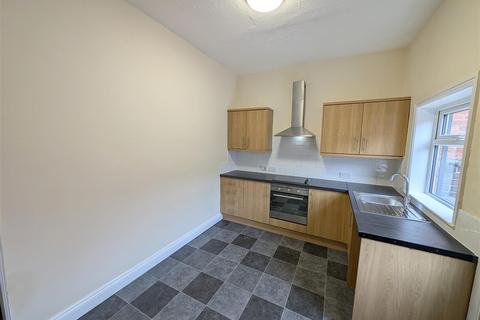 2 bedroom terraced house to rent, Thompson Street West, Darlington