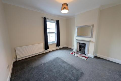 2 bedroom terraced house to rent, Thompson Street West, Darlington