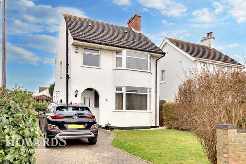 3 bedroom detached house for sale, Chestnut Avenue, Lowestoft