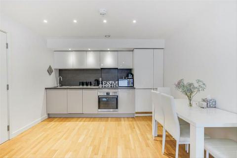 1 bedroom flat for sale, Baltic Avenue, Brentford TW8