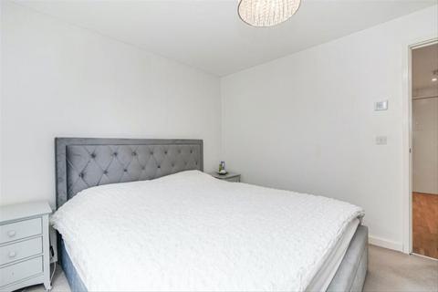 1 bedroom flat for sale, Baltic Avenue, Brentford TW8