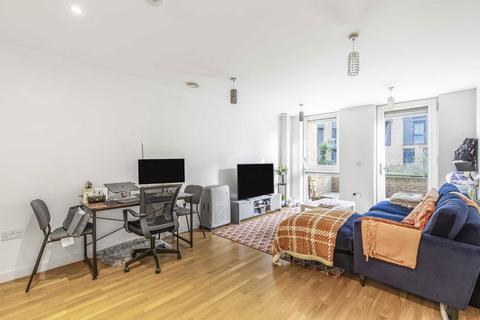 1 bedroom flat for sale, Baltic Avenue, Brentford TW8