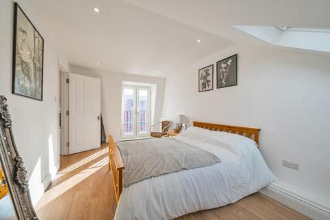 4 bedroom terraced house for sale, Chaldon Road, Fulham, London, SW6