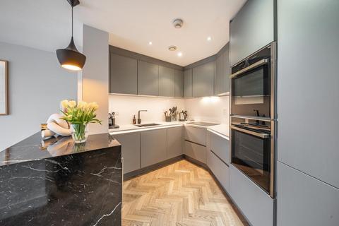 2 bedroom flat for sale, Kennington Road, London