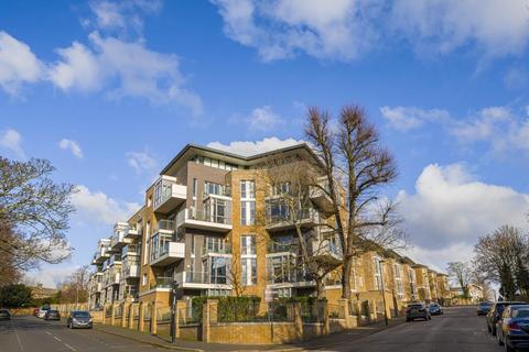 3 bedroom flat for sale, Middleton Way, Hither Green